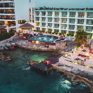 Hotel B
